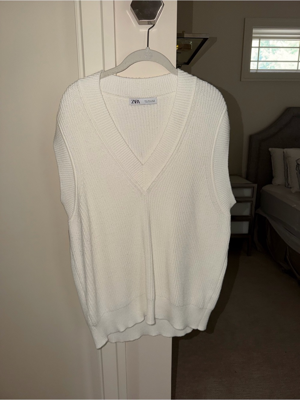 Zara Men's Cream Ribbed V-Neck Sweater Vest